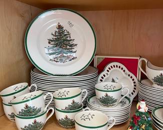 Spode Christmas Dining Set
