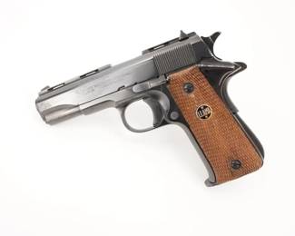 Make: Llama
Model: Especial
Caliber: .380 AUTO
Action: Semi
Barrel: 3
Bore: Shiny
Serial # 420313
Condition: Very Good
Importer: NVI
Self-loading pistol, locked breech operation. Miniature copy of Colt 1911 in .380 Auto with seven-round magazine and a grip safety. This Llama Especial is in very good condition, showing normal signs of use and wear.