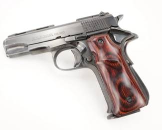 Make: Llama
Model: 1911
Caliber: .380 ACP
Action: Semi
Barrel: 3.75
Bore: Shiny
Serial # 708046
Condition: Very Good
Importer: Stoger Industries
Self-loading pistol, locked breach operation. Miniature copy of Colt 1911 in .380 Auto with seven-round magazine and a grip safety. This Llama pistol is in excellent condition showing normal signs of use and wear.