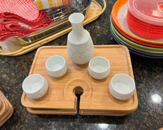 Floral Porcelain Sake Bottle with 4 Cups 