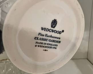 1996 Wedgwood "Classic Garden" White Vase with Grape Leaf Pattern