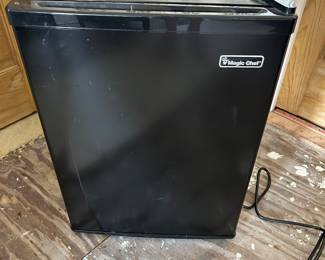 Magic Chef dorm refrigerator 