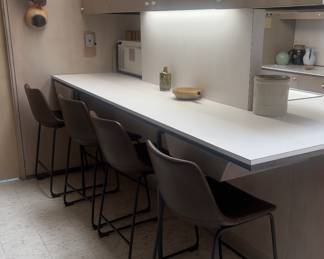 4 modern leather bar stools