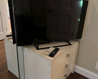 TV, 3 Drawer Chest
