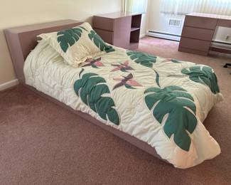 1980's Twin Bed, Comforter Set