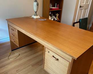 Mid Century Domino Mobler Desk