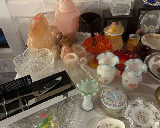 Very large selection of assorted tchotchkes 