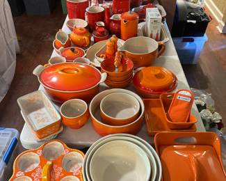 Le Creuset (orange, yellow, green, two tone red, yellow and orange)
