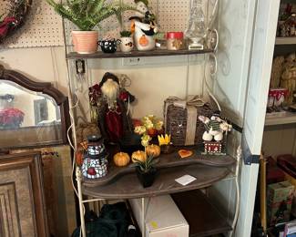 Bakers rack, holiday decor