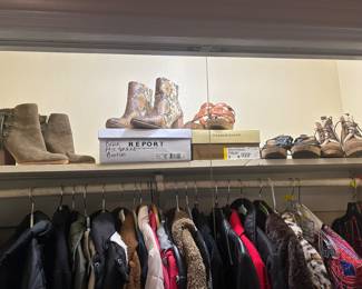 Size and 8 and 9 womens shoes