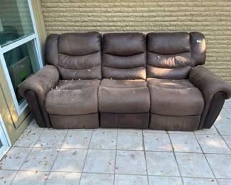 Reclining sofa