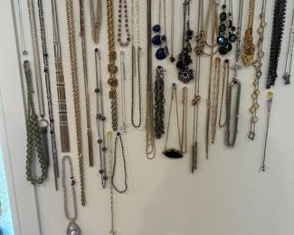 Lots of cute necklaces