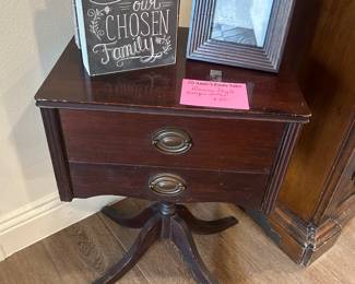 Duncan Phyfe Antique night stand