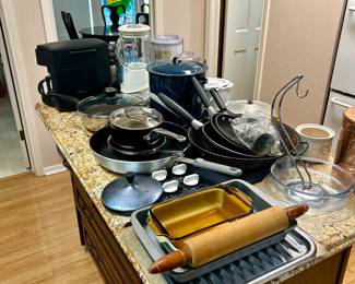 Lots of cookware & small kitchen appliances
