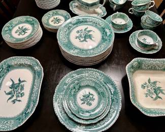 Beautiful Spode “Camilla” green china 