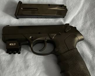 Beretta PX4 .40SW
Extra Clip—-Red Dot
