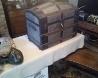 Camel top chest in great condition 