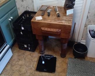 1700's wood chopping block, in great shape.