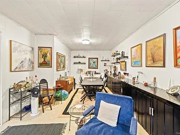 GALERY OF ART AND PORCELAINS