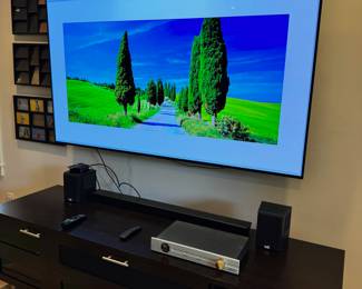LG 4K Smart TV 77"