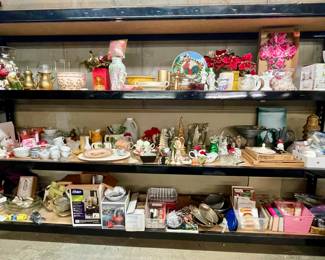 Come do your Christmas shopping with us!