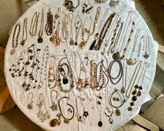 Large amount of costume jewelry!