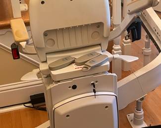 Acorn Chair lift, like new, long track.