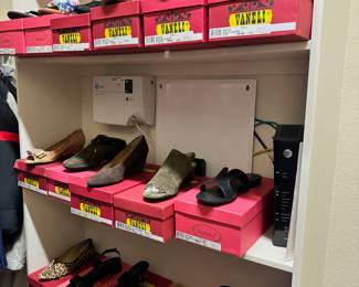 Women's Vaneli Shoes (Between 8.5-9.5)