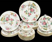 Fine Wedgwood Bone English China Set of 6 Dinner plates 6 Dessert Plates, 4 Luncheon Plates and 6 Saucer plates one tea cups