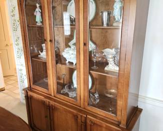 Vintage Drexel china cabinet