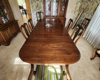 Pennsylvania House double pedestal dining table and 6 chairs