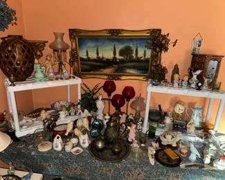 VINTAGE AND ANTIQUE ITEMS 