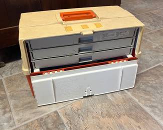 VINTAGE FIRST AID BOX