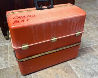 VINTAGE FISHING/TACKLE BOX