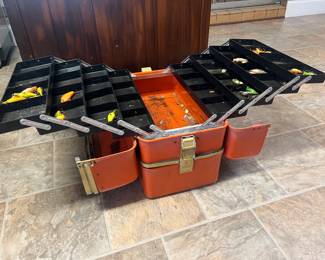 VINTAGE FISHING/TACKLE BOX