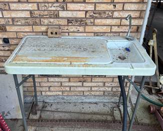 FISH CLEANING STATION