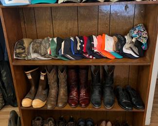 MENS BOOTS/CAPS