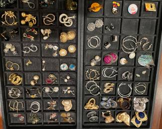 Costume jewelry - earrings