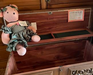 Lane cedar chest