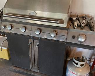 Grill with LP tank