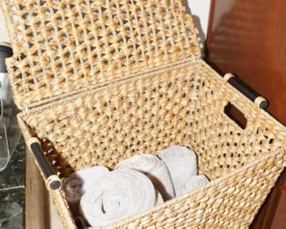 Rattan hamper