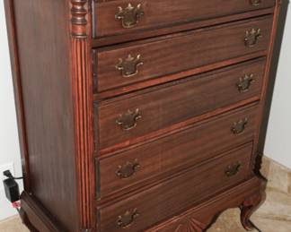 Vintage 5 drawer hardwood dresser