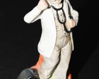 There are several porcelain figurines available too