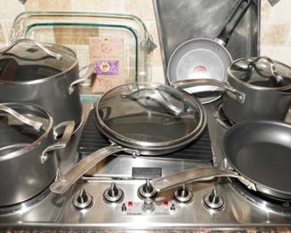 Kirkland pots & pans being sold as a set