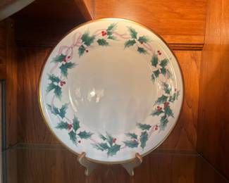 Mikasa “Ribbon Holly”