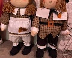 Lots of seasonal decor 