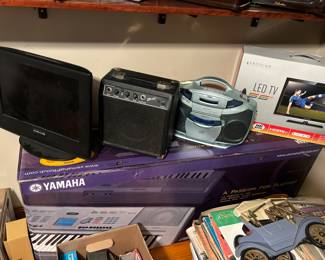 Yamaha keyboard, amp, tv