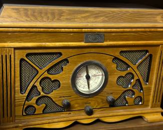 AM / FM / Record player