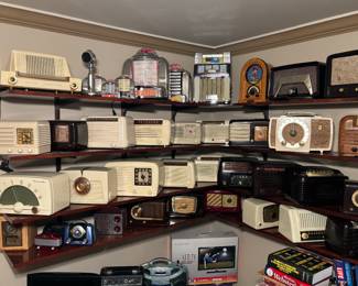 100's of antique radios (Most restored and working), Zenith, Philco, Motorola, Silvertone.