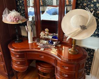 Gorgeous rosewood dressing table
